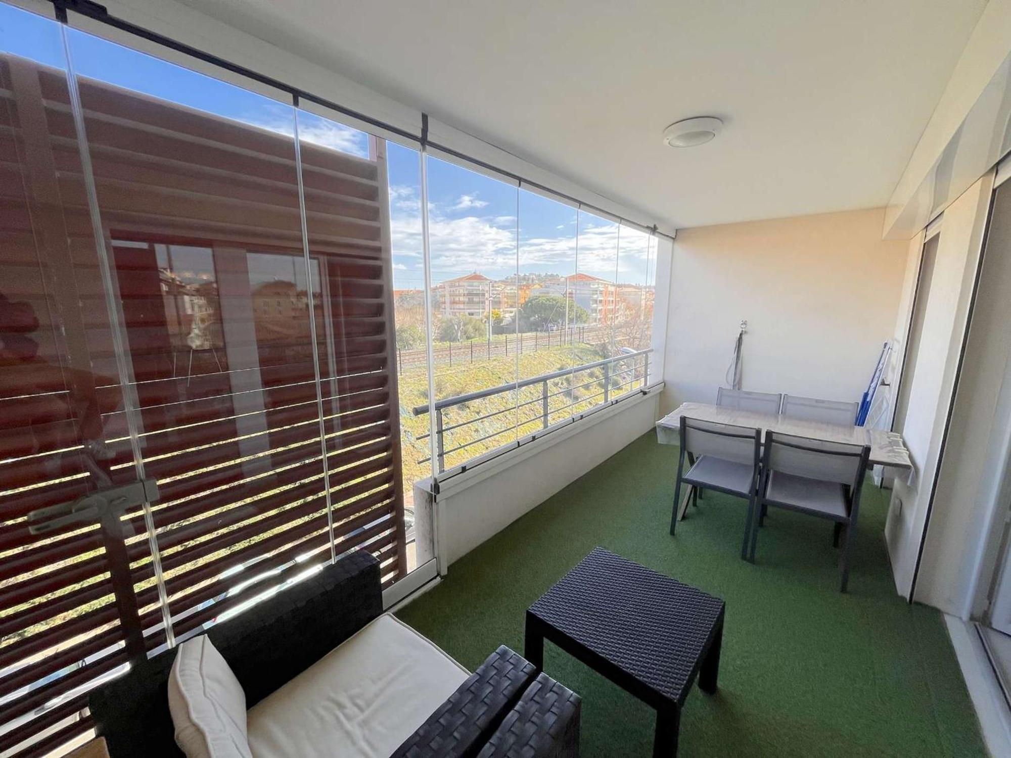 Spacieux 3 Pieces Avec Terrasse, Piscine Et Garage, A 2 Pas De La Plage - Saint Raphael - Fr-1-226A-274 Luaran gambar